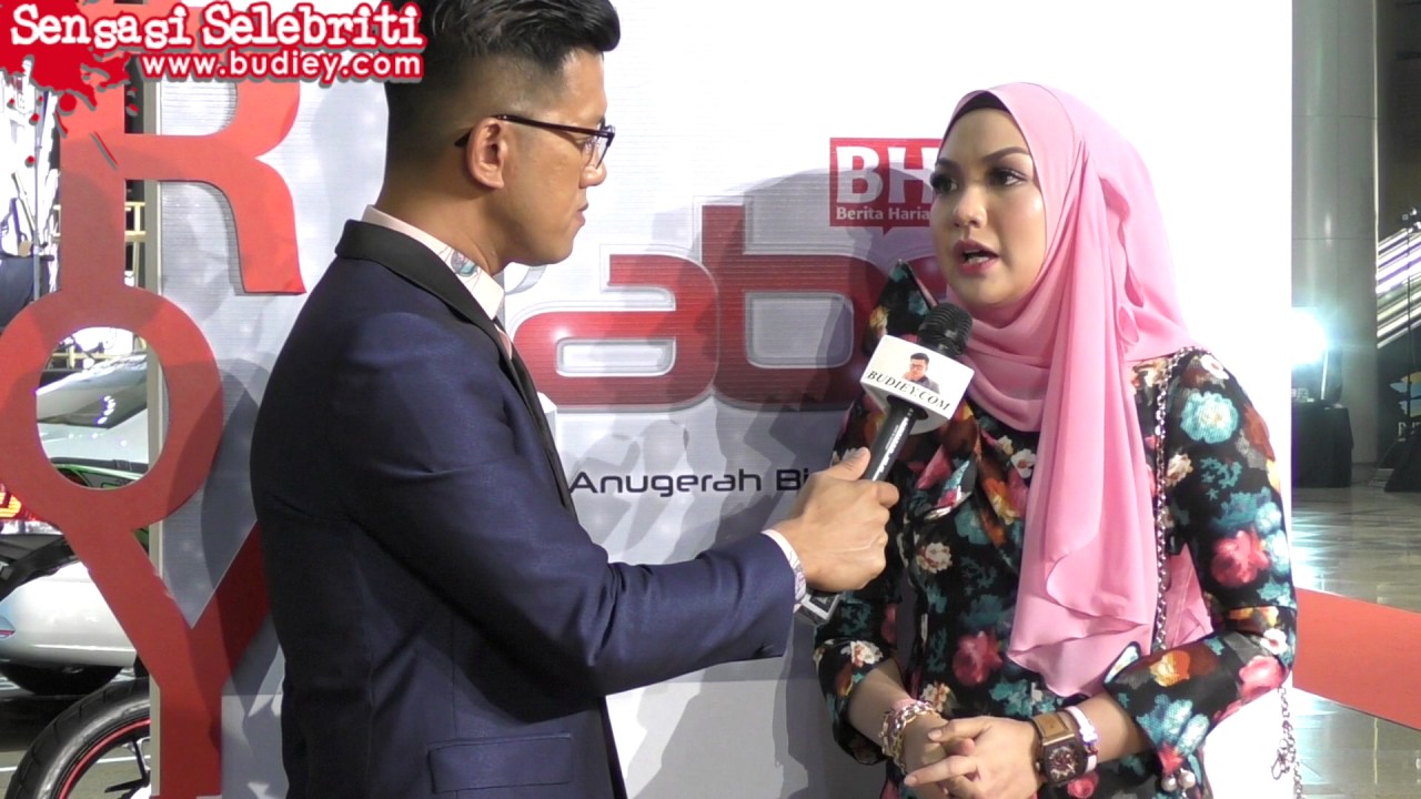 Fesyen Warna Warni Anis Al-Idrus