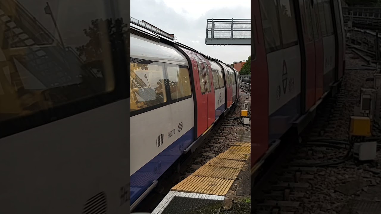 Jubilee Line 96 Stock 96011 + 96070 arriving Finchley Rd Station on 06/08/21 #shorts