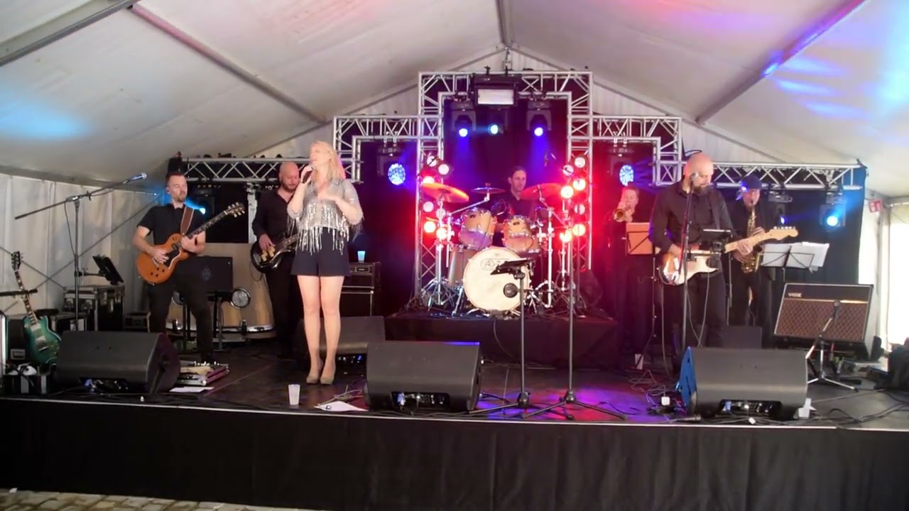 Daisy & The Diamonds - Working 9 to 5