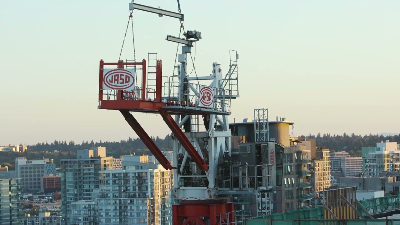 Allied Crane Ltd. Jaso J380 - Dismantling another J380 tower crane (Amazon Building, Vancouver)