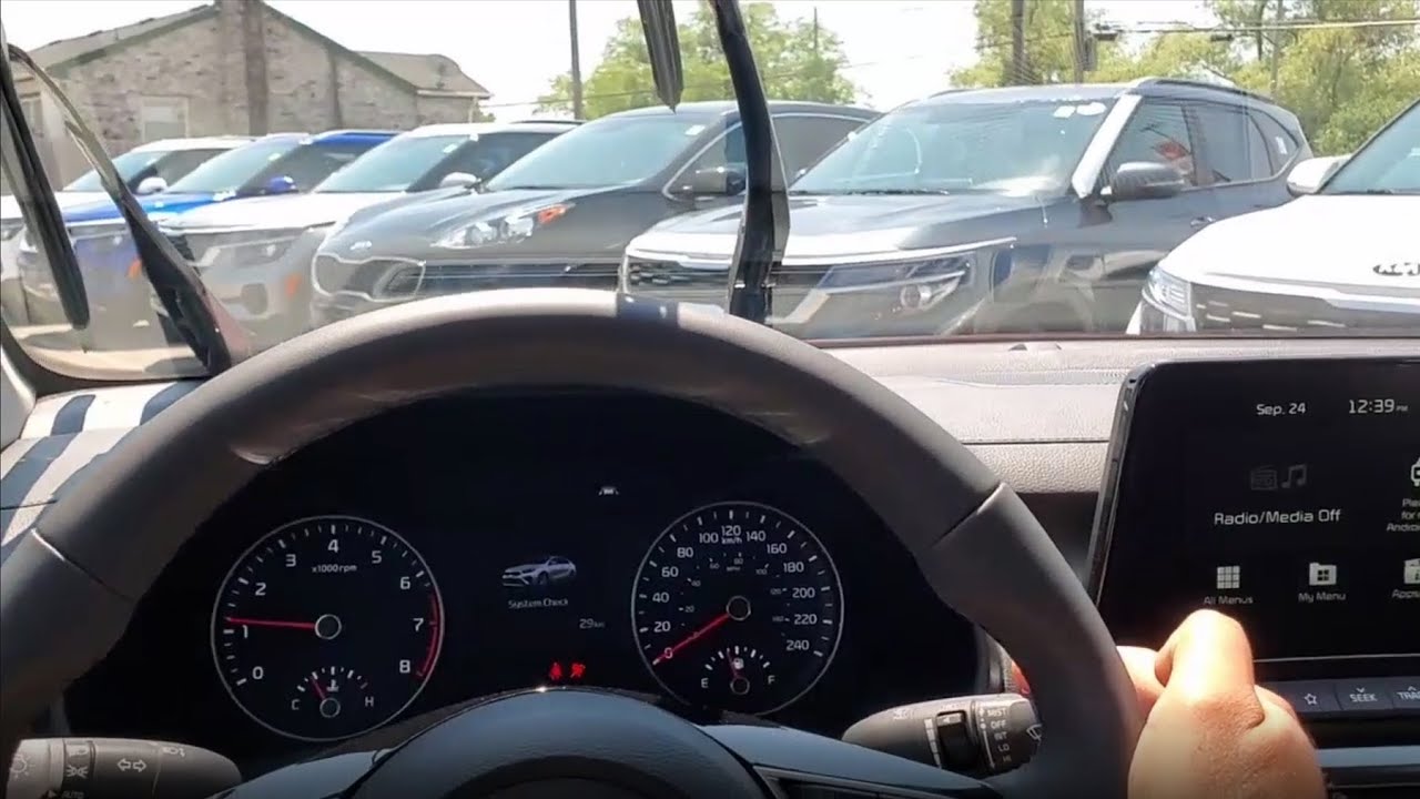 CK - 2021 KIA Forte - How To Raise Your Windshield Wiper Arm with Key-Start!