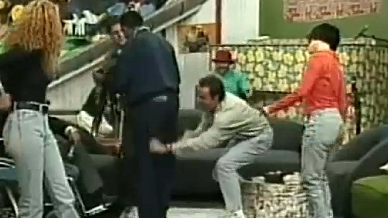 &iexcl;Johnny Laboriel en El Calabozo! El d&iacute;a que le bajaron el pantal&oacute;n en vivo 😱