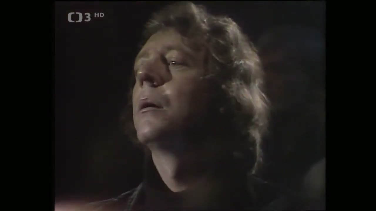 Petr Nov&aacute;k & Věra Wajsarov&aacute; - V&scaron;ichni jdou za l&aacute;skou (1980)
