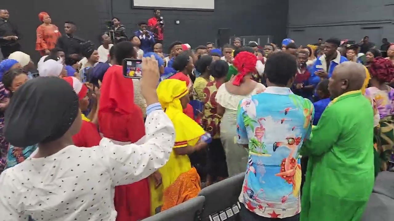 TUMEKOMBOLEWA KWA DAMU YA YESU.  KWENYE  MKUTANO LOUISVILLE KENTUCKY.