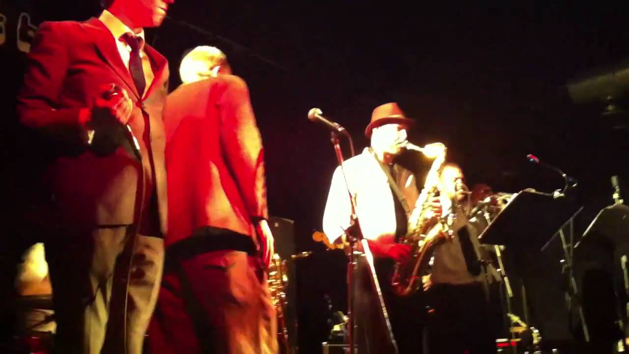 Lazy Habits Performs at Hoxton Bar & Kitchen