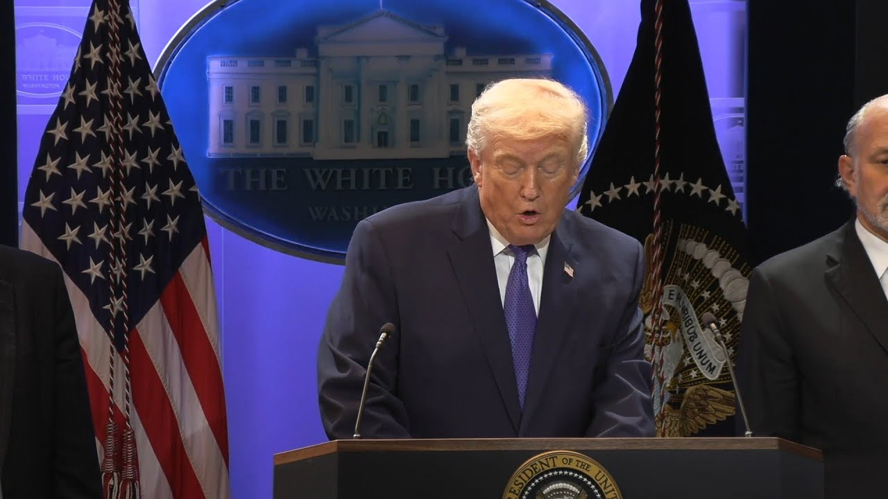 Trump anuncia nova tarifa geral de 10% após revés na Suprema Corte | AFP