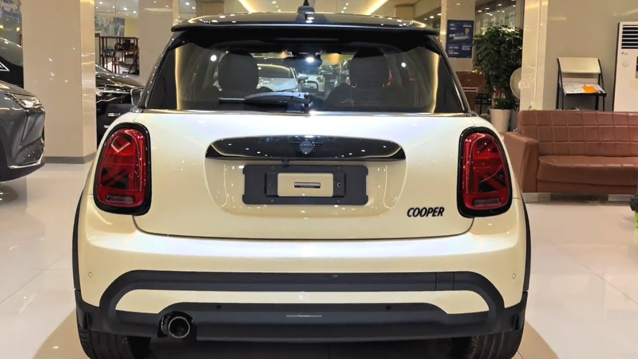 2023 MINI Cooper Hardtop 2 Door in-depth Walkaround