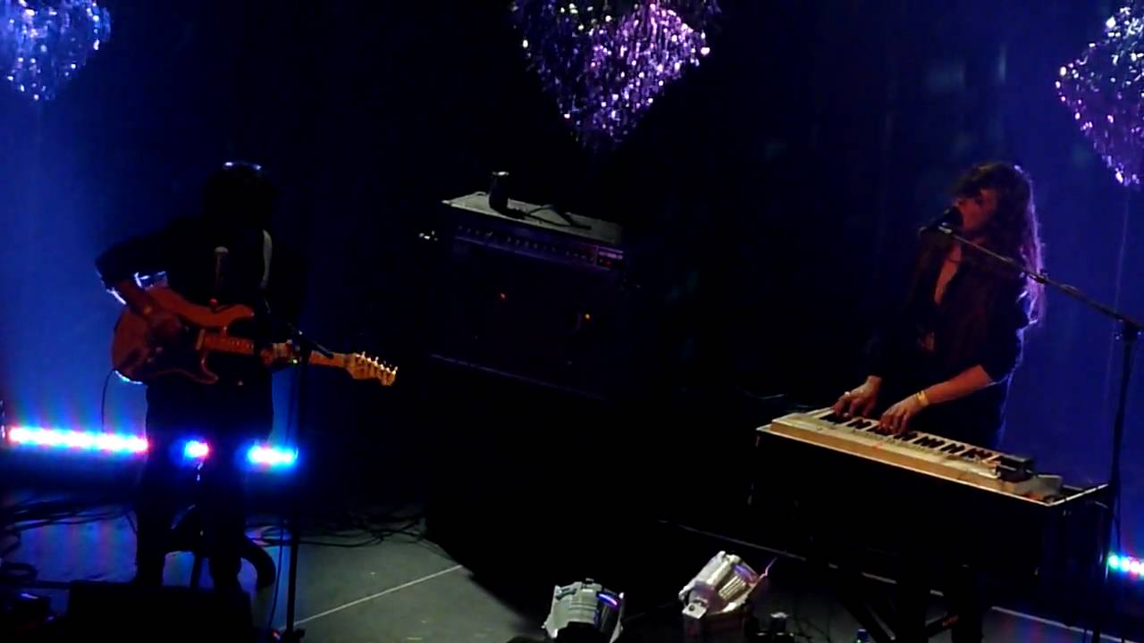Beach House - White Moon @ Paradiso (6/12)