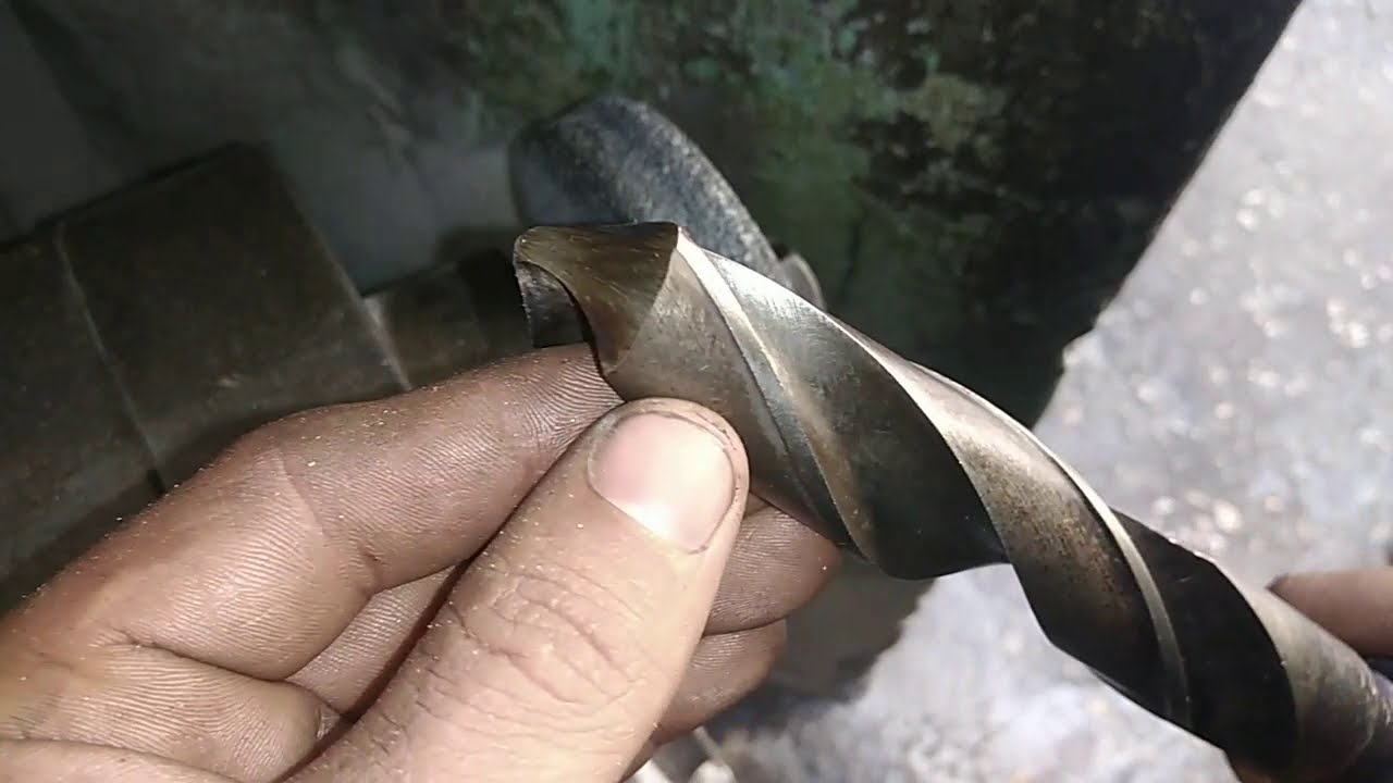طريقة سن ريشة المثقاب الكهربائي