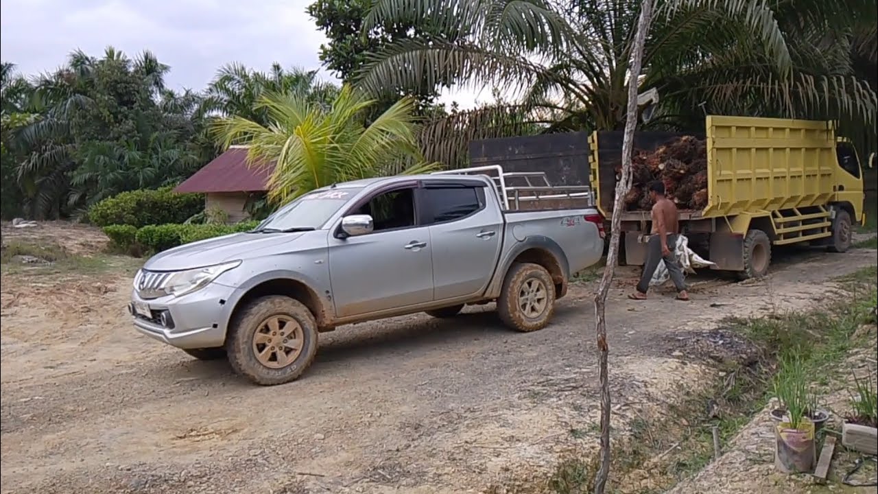 Ngabuburit ala petani sawit yang hidup di kampung