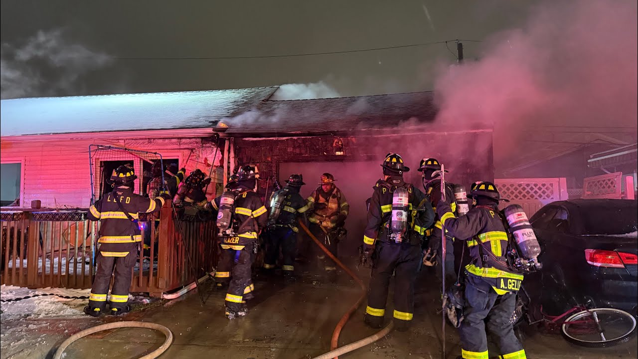 (PRE ARRIVAL) working structure fire in Long Beach New York. WORKING FIRE for 69 BOYD ST 22:39:38