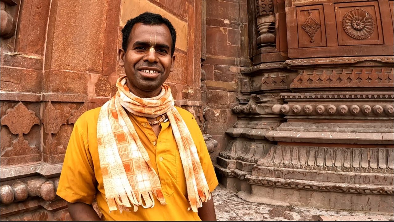 Radha Rani Bhajan Sung By Prabhu Gopinath Das || Vrindavan Vlog || Travel Vlog