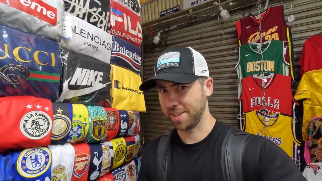 Bargaining In Saigon's 🇻🇳 Ben Thanh Market, In My Underwear