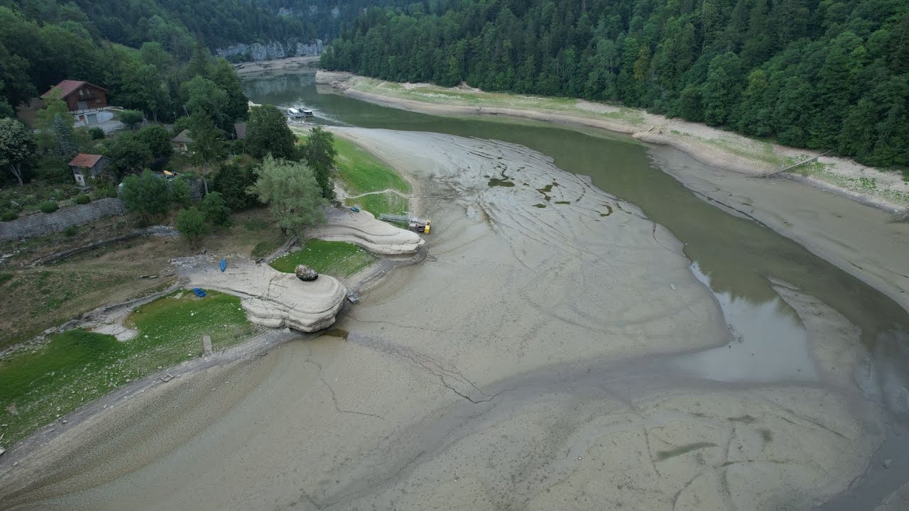 Bassin du Doubs à sec, juillet 2022
