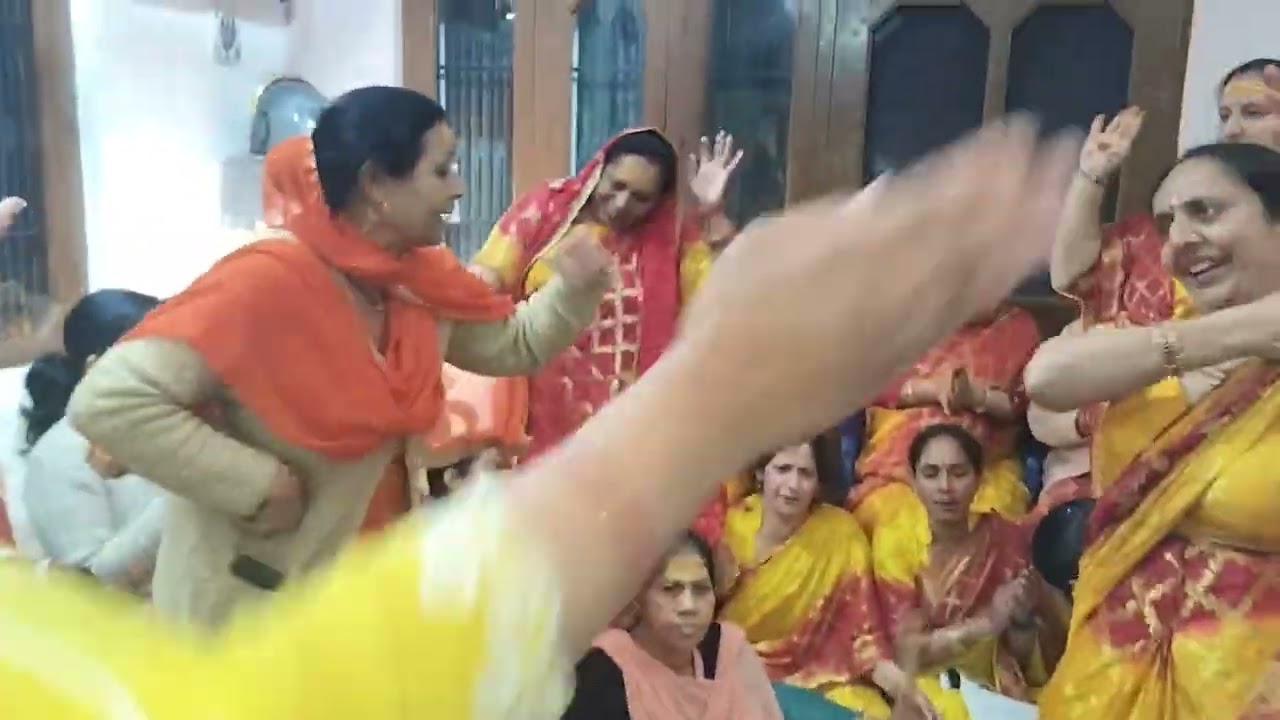 🌹🌈#होली पर्व की शुरुआत रंग लगाते 🌈ठुमका लगाते💃 होली के रसिया का बहुत ही प्यारा भजन 👏🙏 राधे राधे 🌹🙏