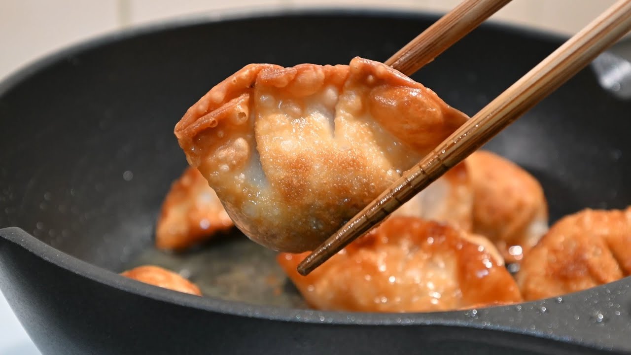 Homemade Fried Dumplings So Easy 🥟👍🏻 #cookingathome