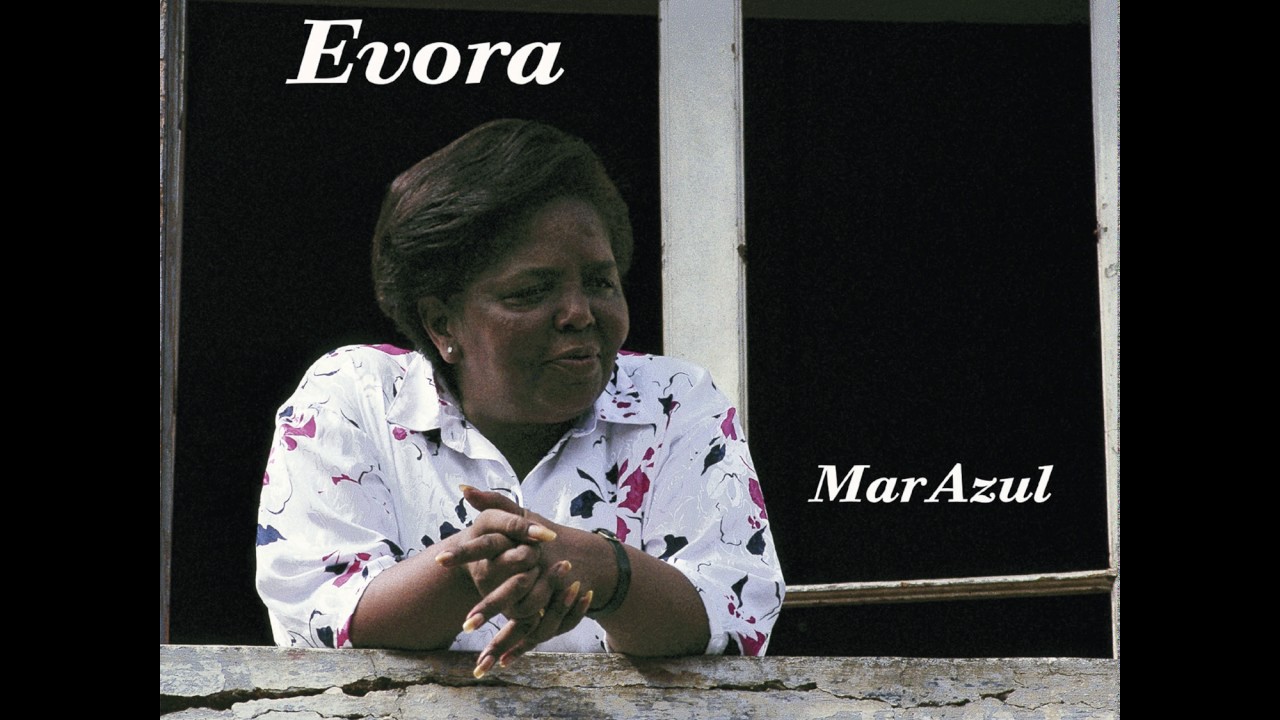 Cesaria Evora - Cintur&atilde;o Tem Mele [Official Video]