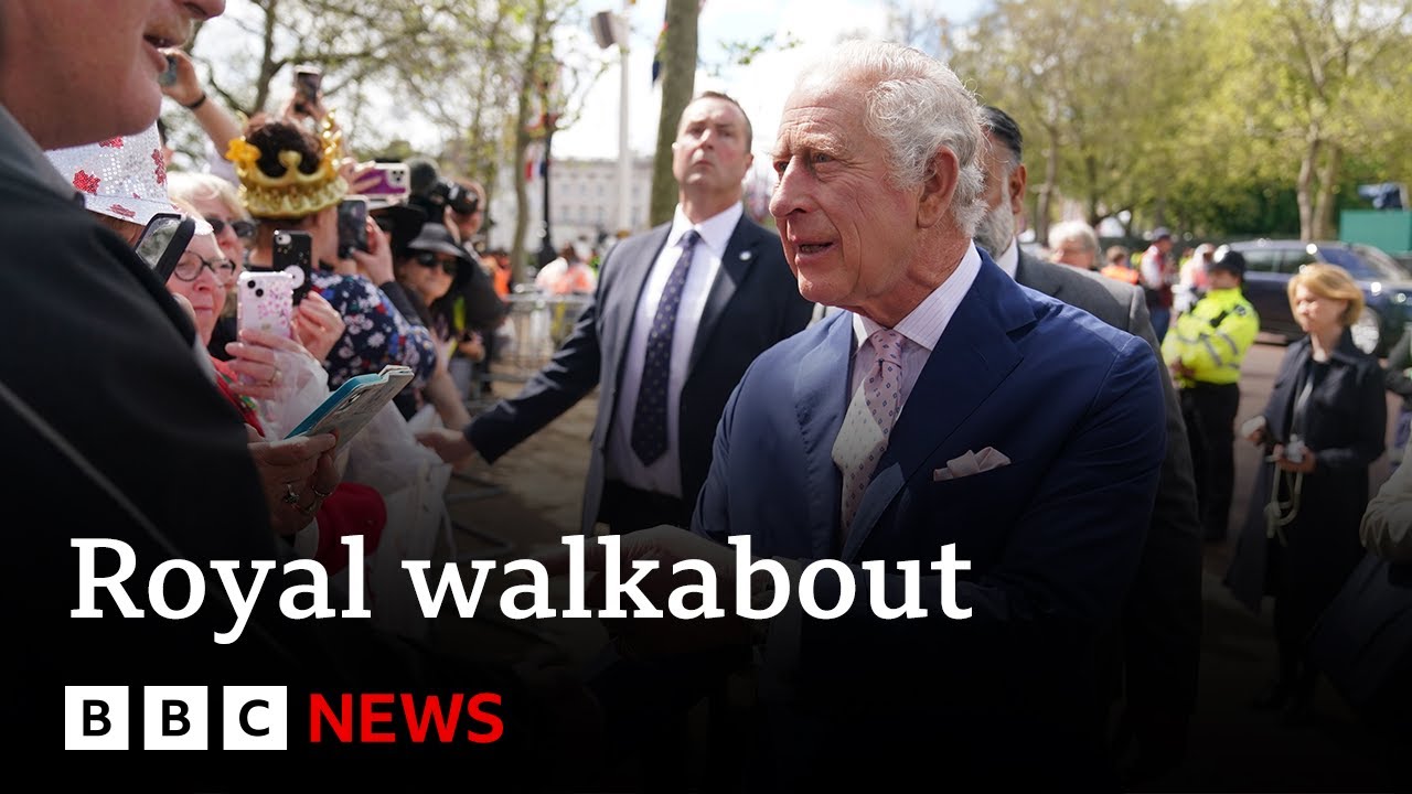 King Charles, Prince William and Kate greet public before Coronation - BBC News