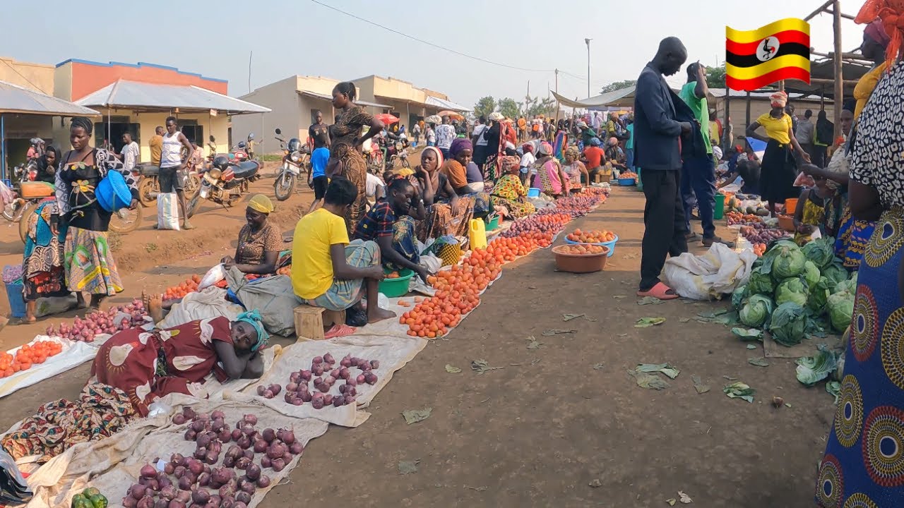 Rural African market day in Kyangwali village Uganda🇺🇬 East Africa 🌍. Cost of living in village.