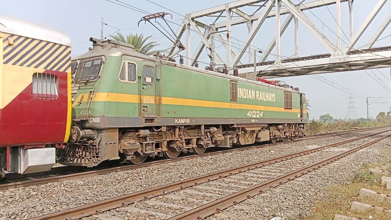 04357 Ernakulam - Varanasi Special Train Leading CNB WAG9HC 41224 LOCO 