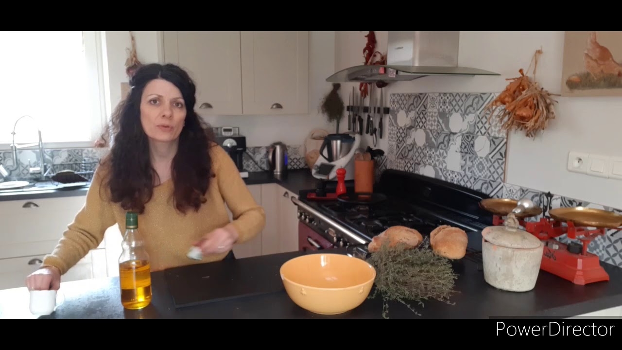 Soigner le Rhume des poules avec les huiles essentielles