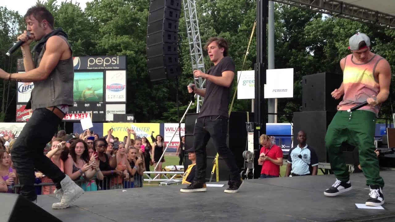 Emblem3 performing Chloe at 2013 KFEST