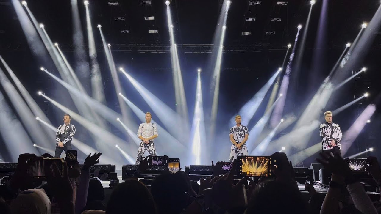 OPENING WESTLIFE THE WILD DREAMS TOUR INDONESIA 2022 , Starlight