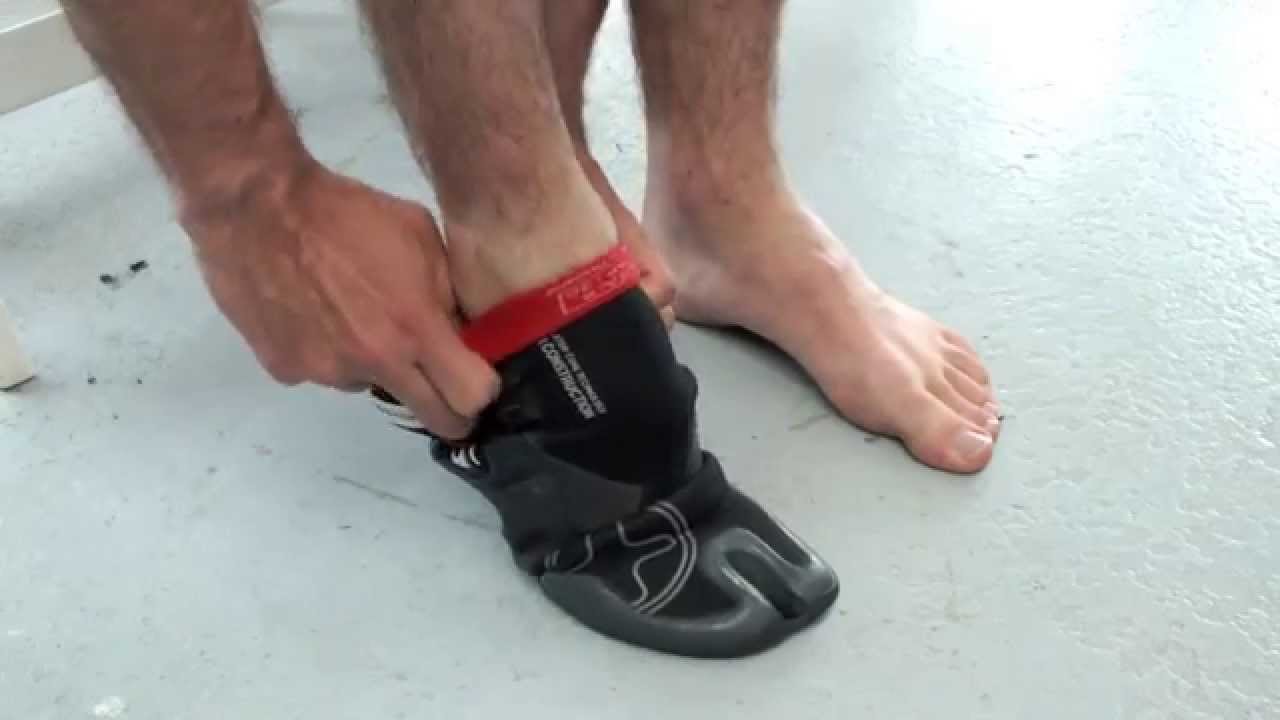 How to: Put wetsuit booties on easily (and take them off)