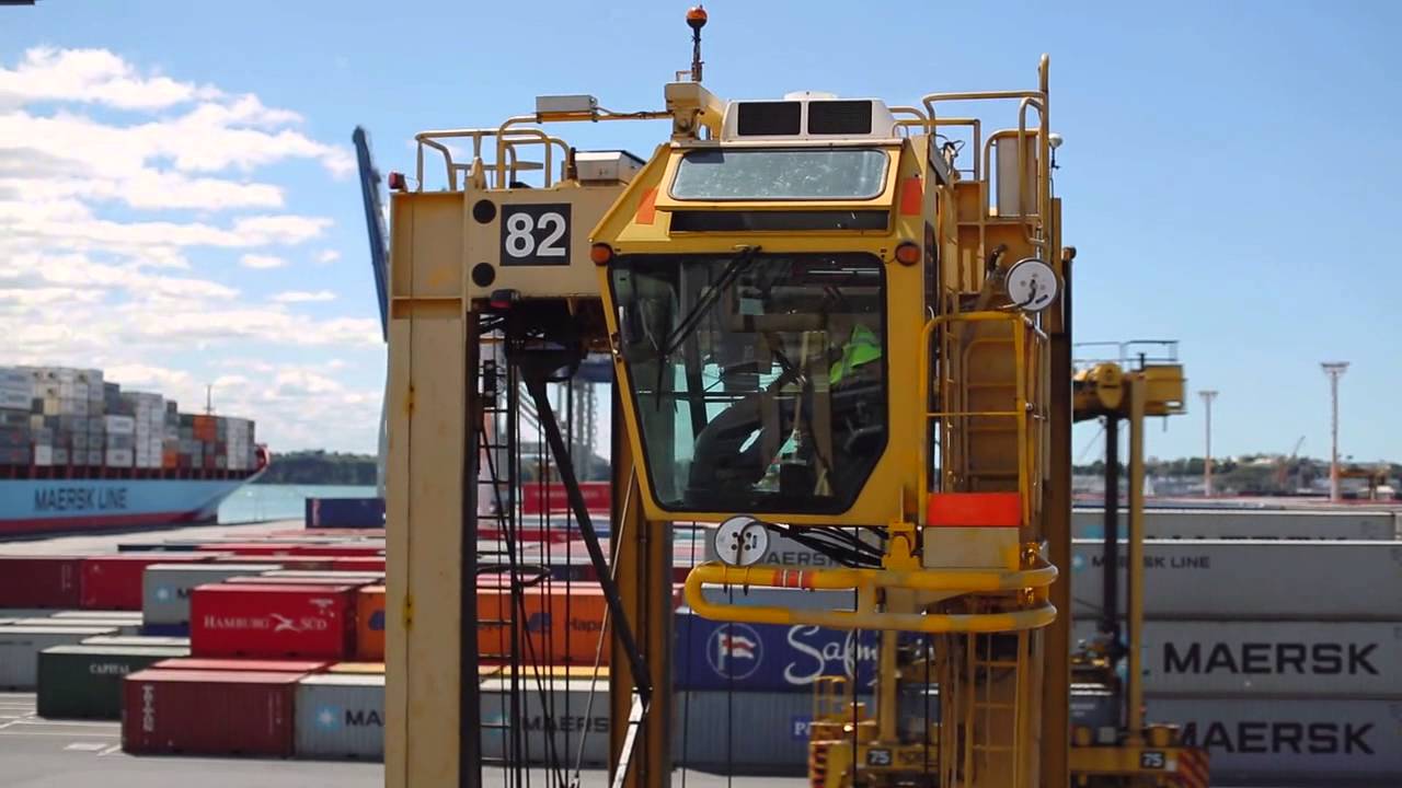 Ports of Auckland - Straddle Drivers