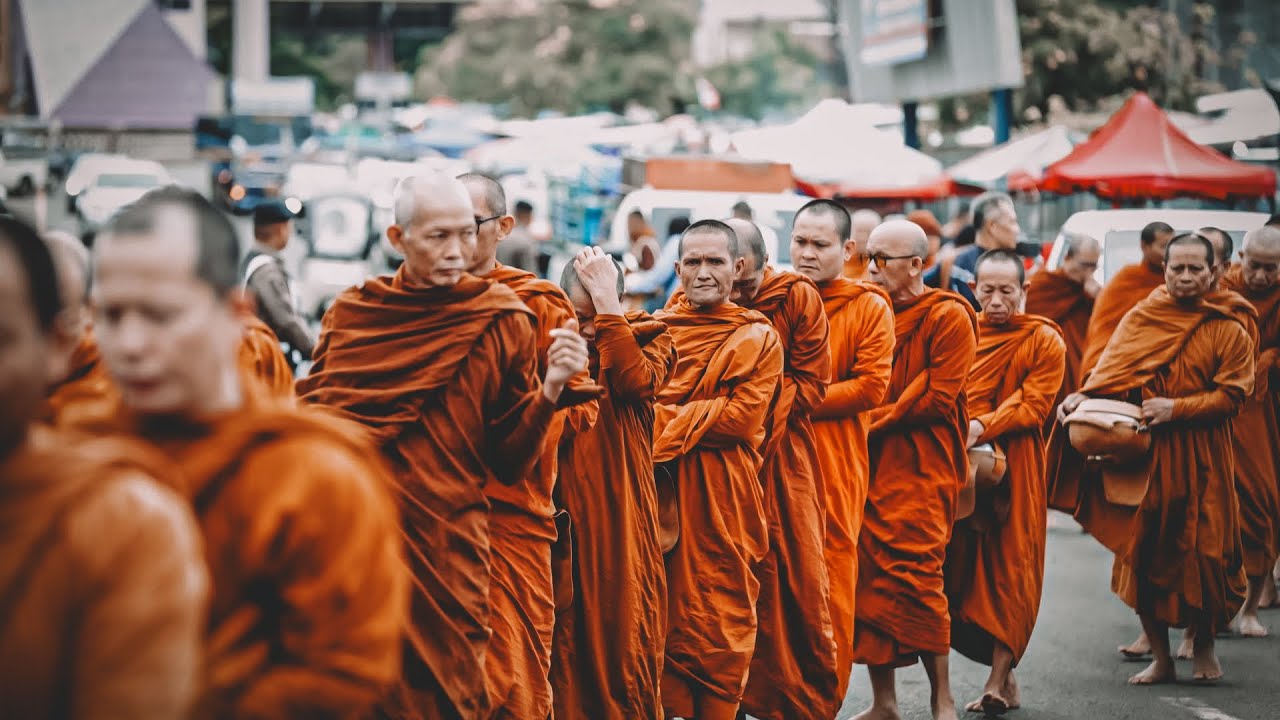 Live บิณฑบาตด่านช่องเม็ก 28/10/68 #วัดป่าบ่อน้ำพระอินทร์ #พระสิ้นคิด #บิณฑบาตร #unseen #อุบลราชธานี 