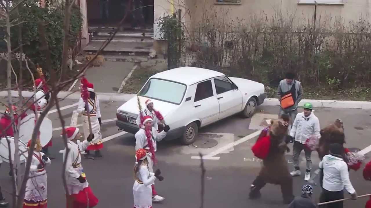 Colindatori printre blocuri Braila
