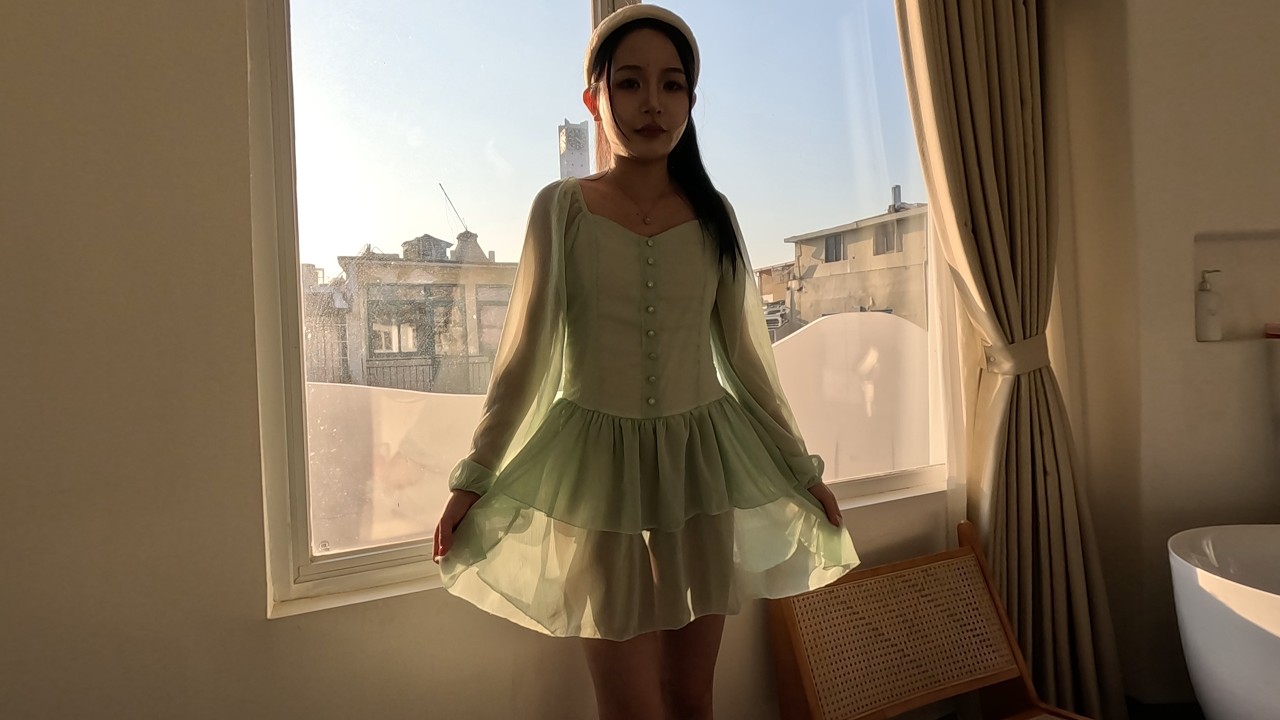萌萌甜美的蛋蛋展示我们proudfox经典绿色连衣裙
