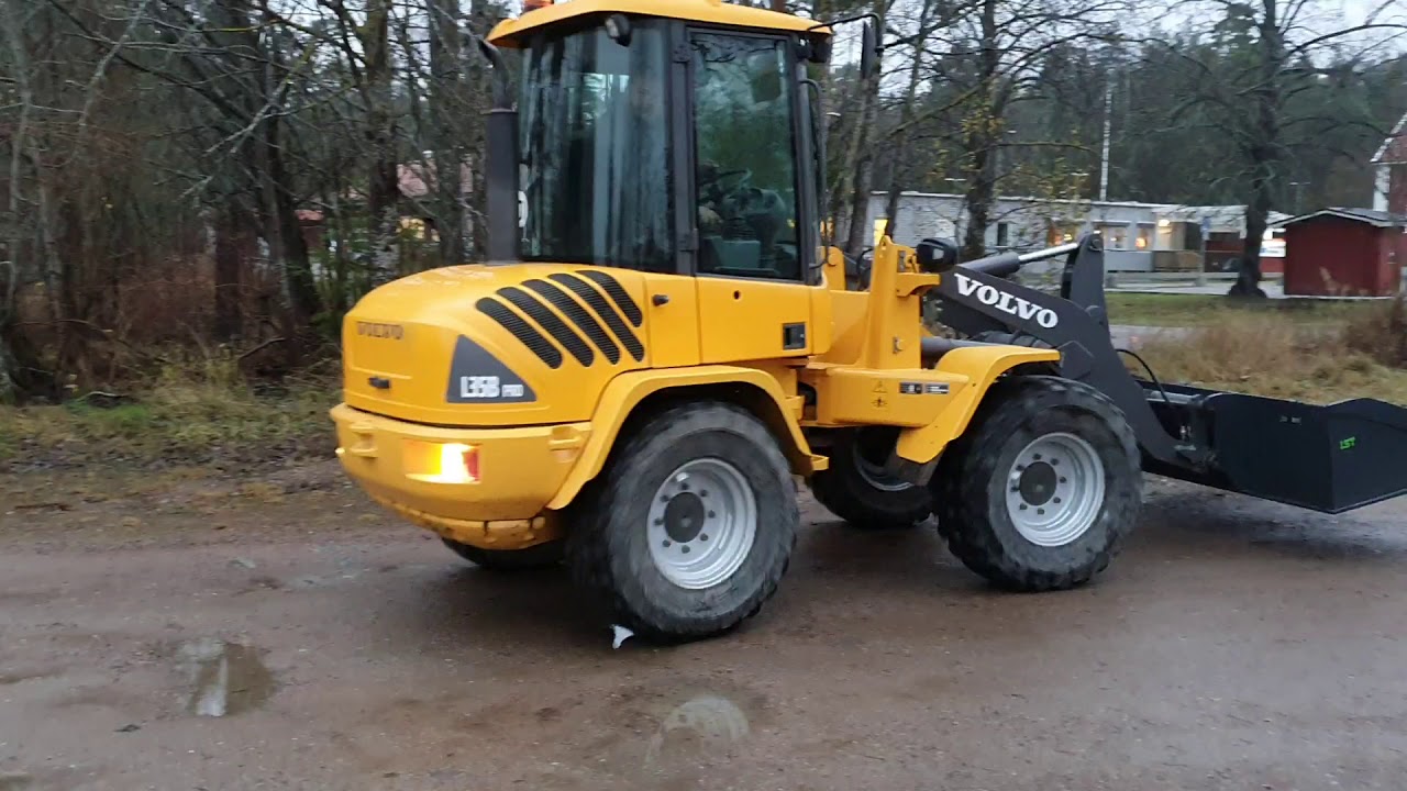Köp Hjullastare Volvo L35B PRO med redskap på Klaravik