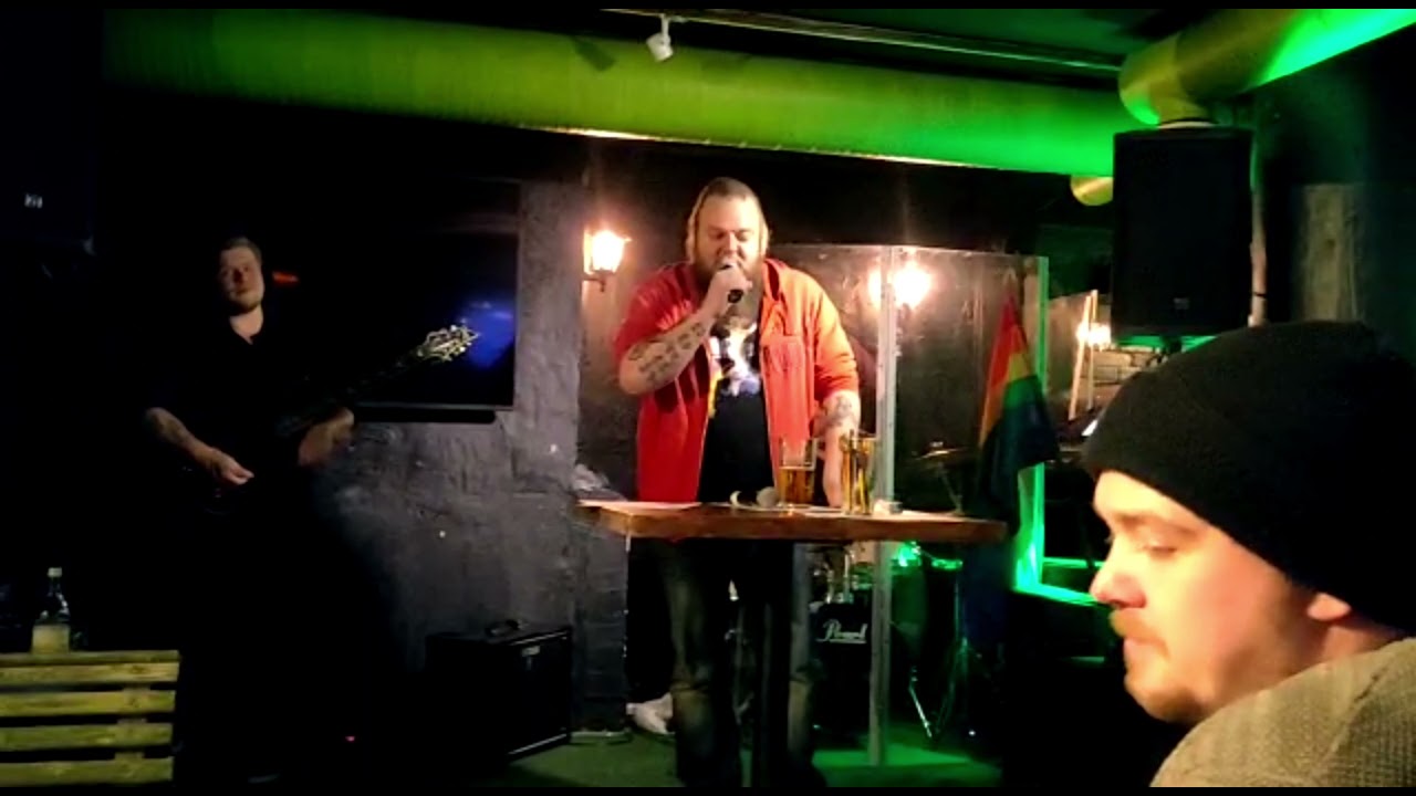 Aapo Koiviston Hautajaiset (AKH) - Ensimm&auml;inen keikka @crocodilebar Kotka!