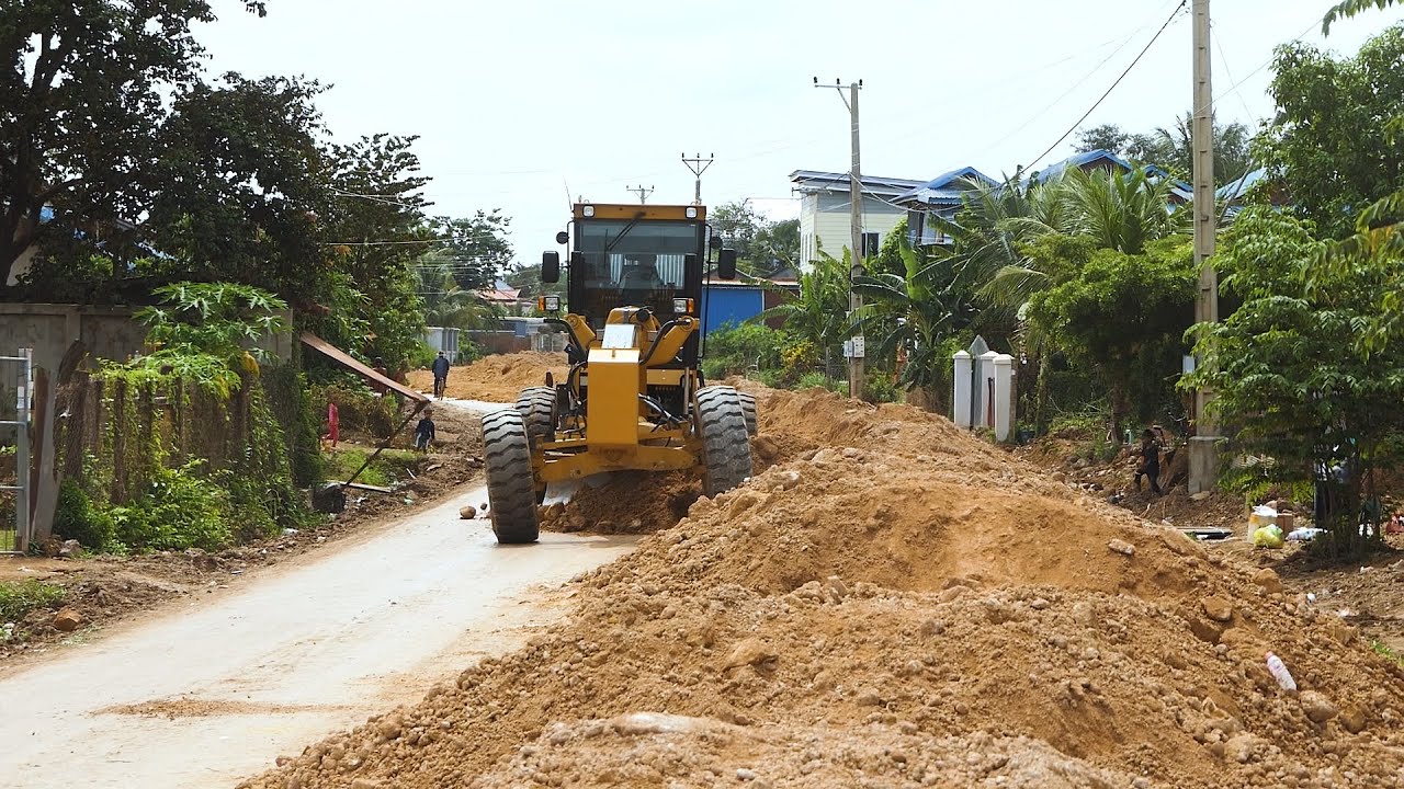 Best Techniques & Construction Process Of Road Foundation In The Commune With Modern Road Machinery