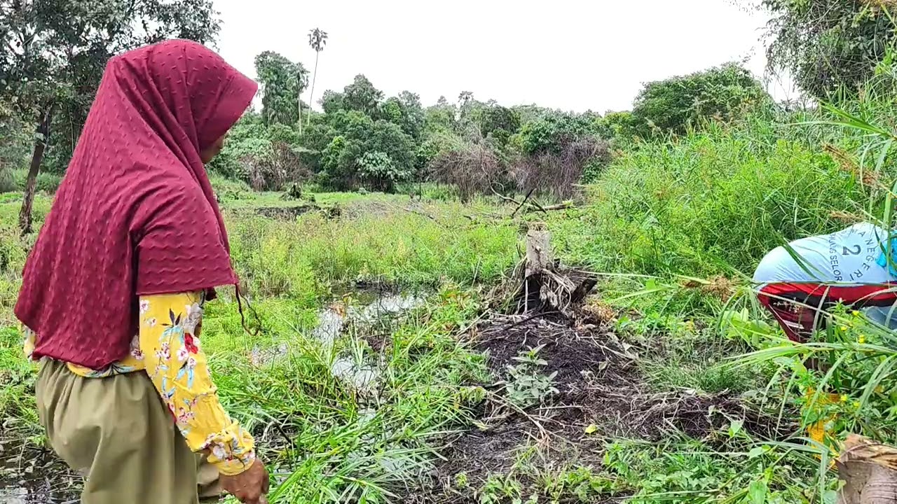 AKTIFITAS PAGI SAMBIL NUNGGU AIR SURUT KARNA HUJAN 