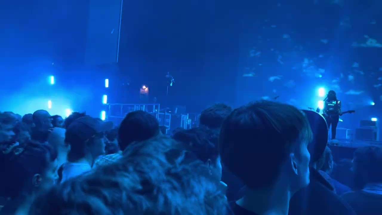 MY BLOODY VALENTINE - Feed me with Your Kiss - 22/11/2025 - 3 Arena, Dublin