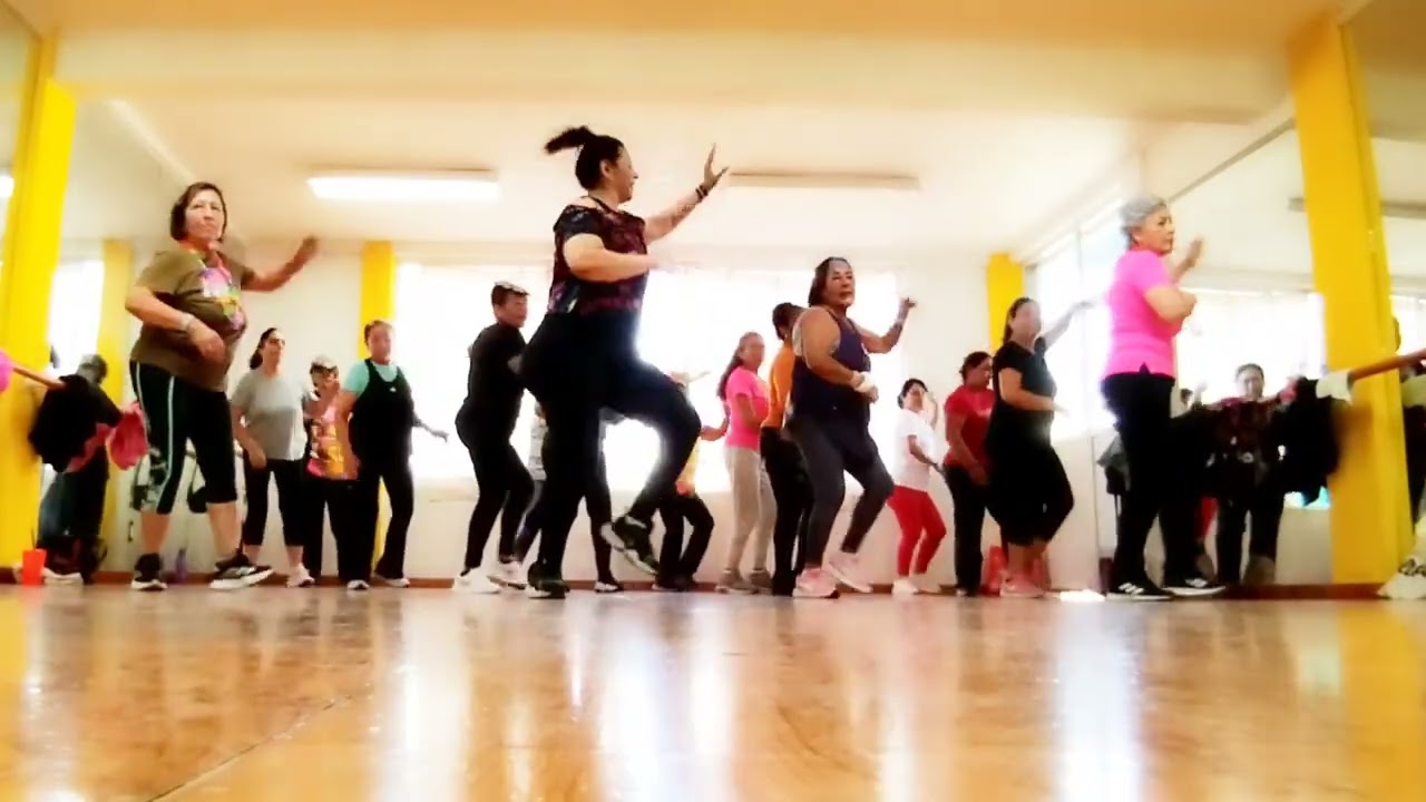 EL BAILE DEL GAVILÁN (CHICOS DE BARRIO) #cumbia #zumba #zumbagold