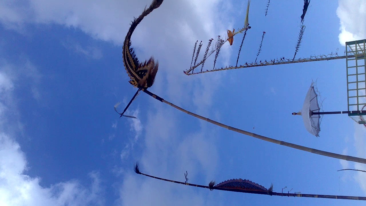 Pindekan dan sunari Bali! A traditional Balinese windmill and windflutes
