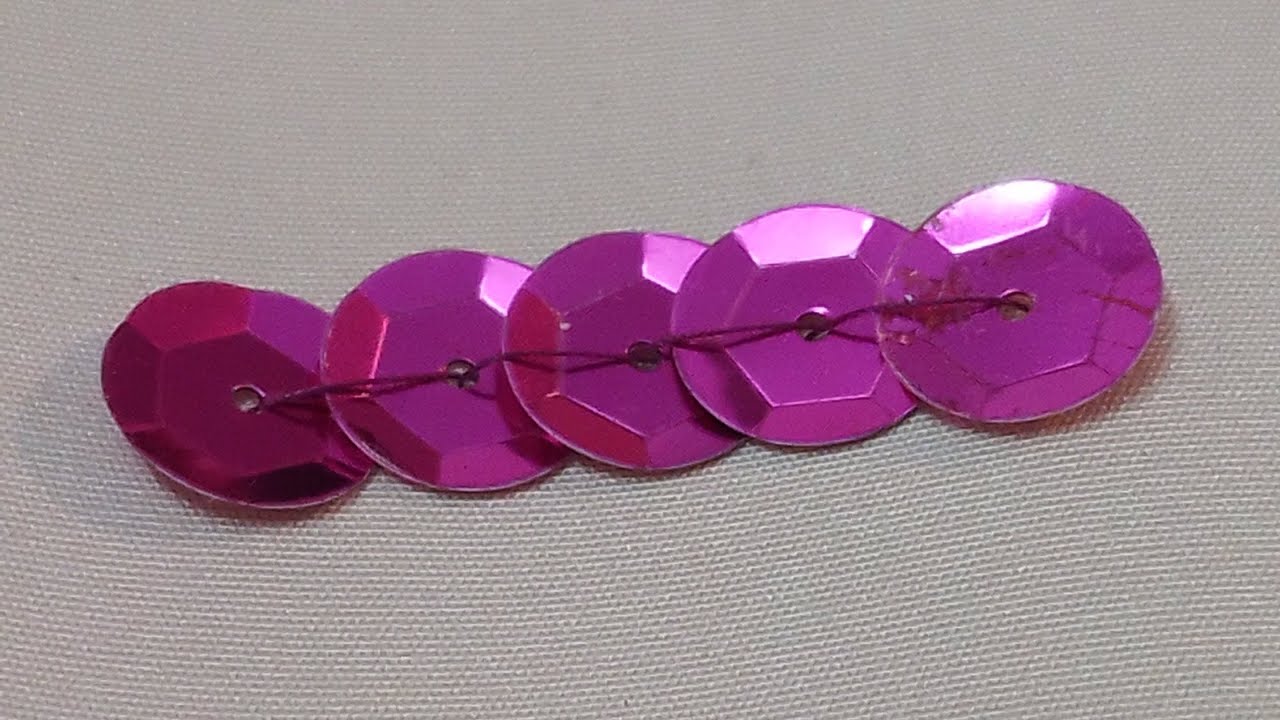 Lantejoulas Urgente!!Aprenda em menos de um minuto a bordar seu paet&ecirc;! #bordadolivre #paete