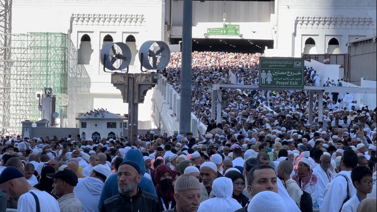 الجو باااارد صلاة الجمعة في اجواء باااااااردة في الحرم المكي الشريف