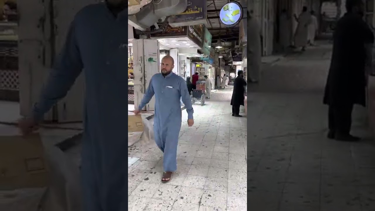أحد مداخل سوق الذهب بحلة القصمان ، و ذكر بعض اسماء بعض العوائل الذين سكنوا به بالثمانينات الهجرية .