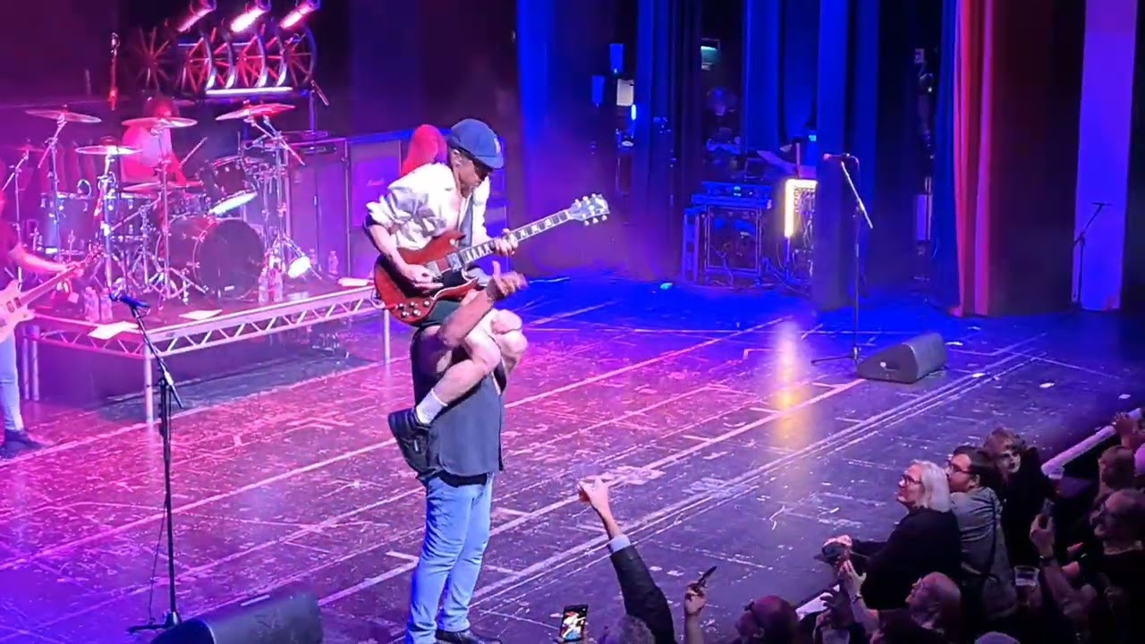 Live Wire AC/DC Show