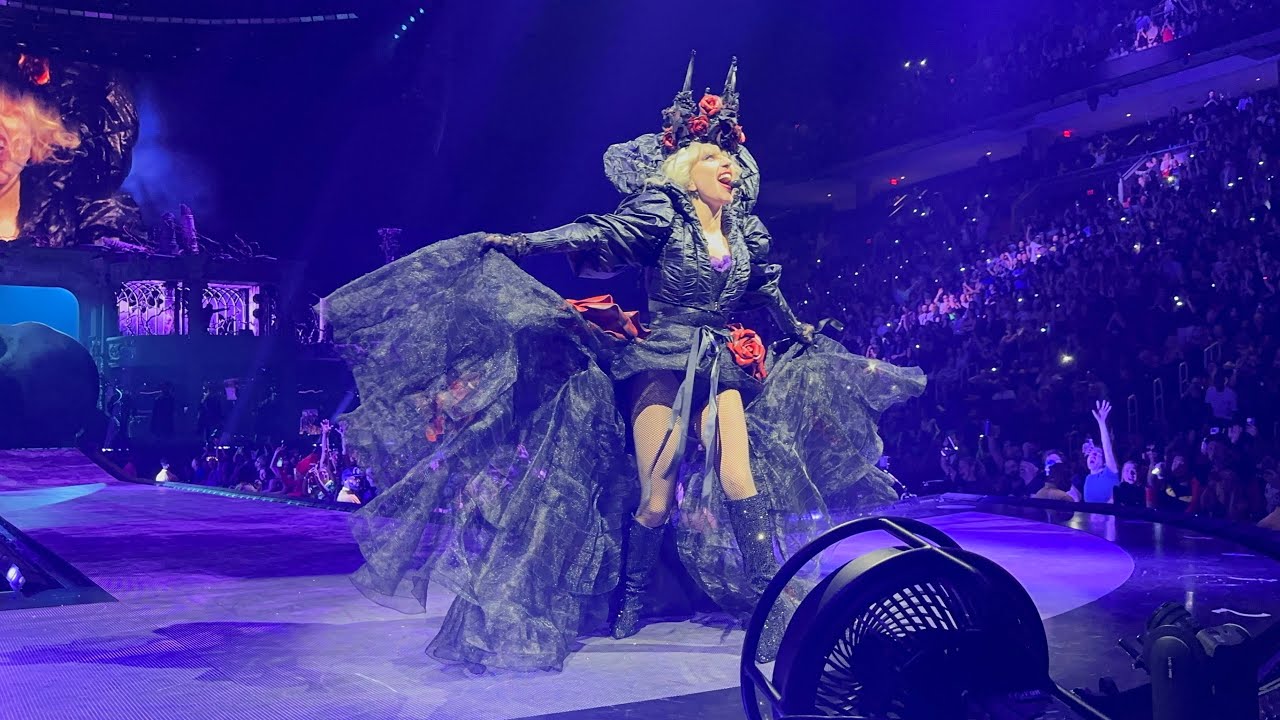 LADY GAGA THE MAYHEM BALL MIAMI NIGHT 2 / KILLAH - ZOMBIEBOY 