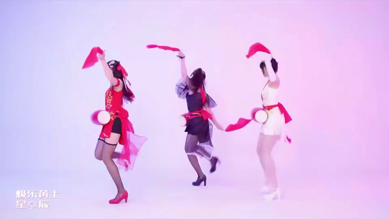 Short skirt girl wearing cheongsam traditional Chinese dance