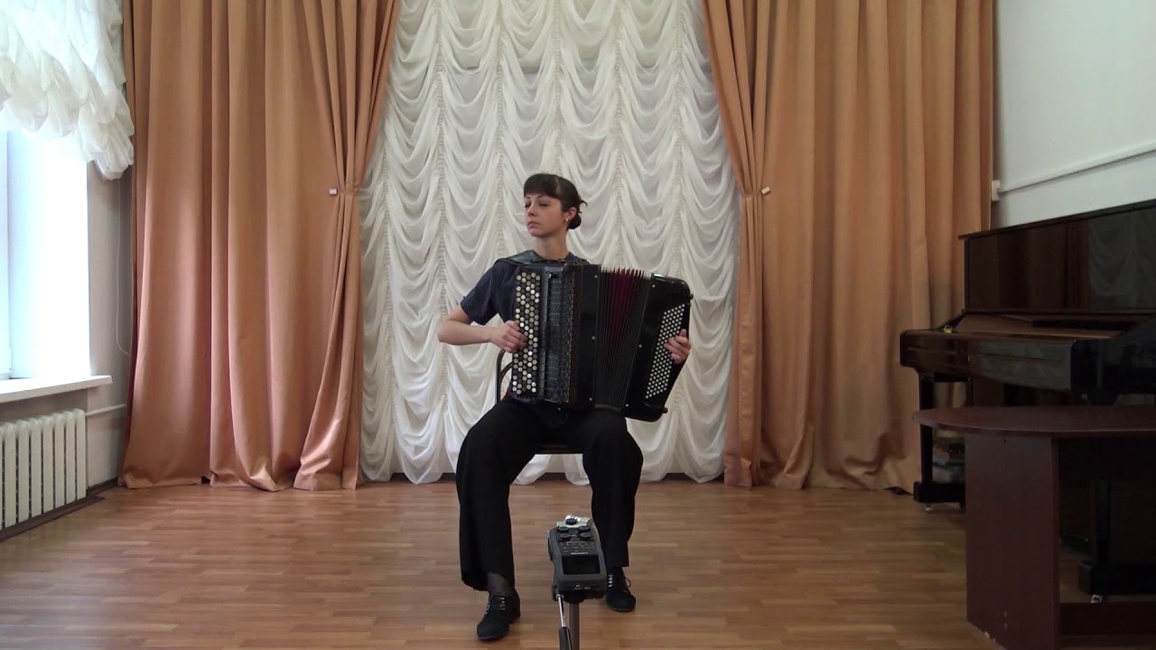 Alevtina Nikitina (bayan)  I. S. Bach Preludio&Fuga gis- moll WTK II