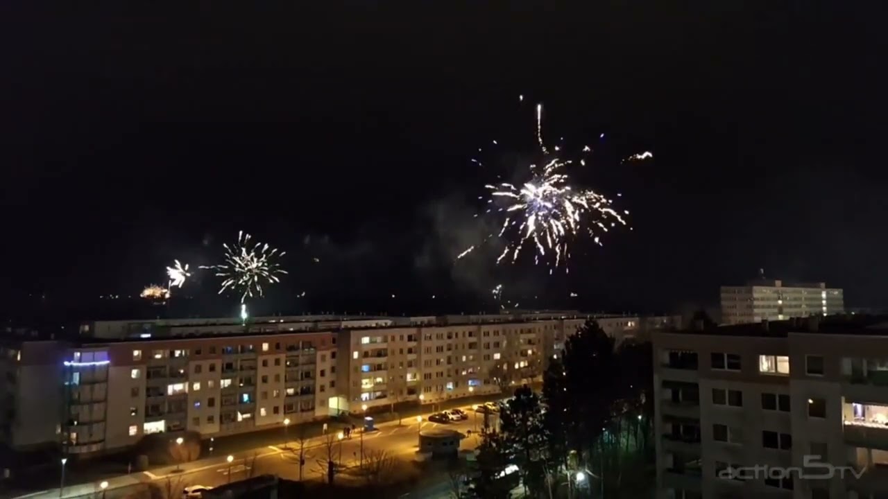 Silvester in Schwerin 2024/2025 HD Blickrichtung Gartenstadt / Großer Dreesch / Neu Zippendorf