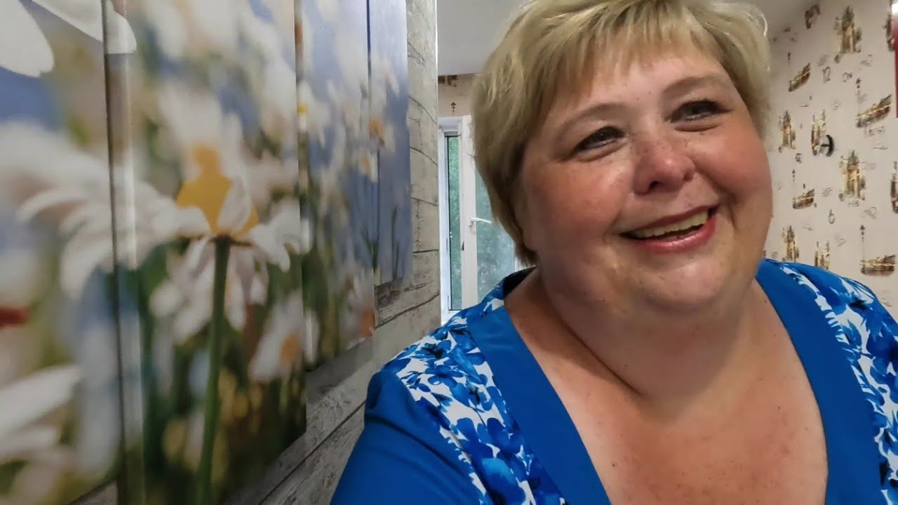Новый маникюр.Нас пригласили в гости.