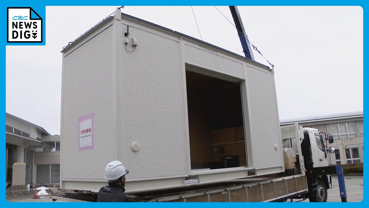 スマホも充電できて水洗トイレも完備 「ソーラーシステムハウス」で被災地を支援