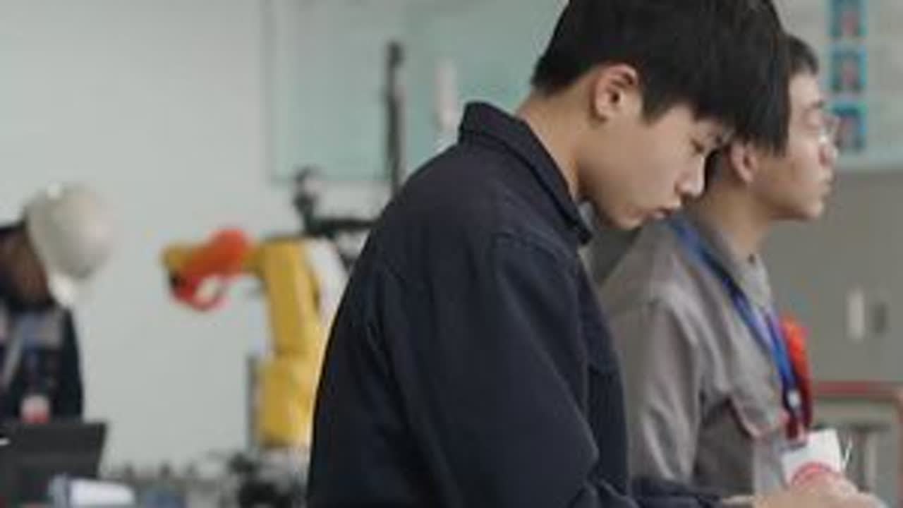 匠心筑造 技能强国l “中行杯”温州市中等职业学校学生职业技能大赛在温职专开幕#温州市职业中等专业学校 #温职专 #教育 #校园 #高中